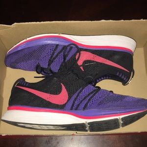 Nike flyknit trainers